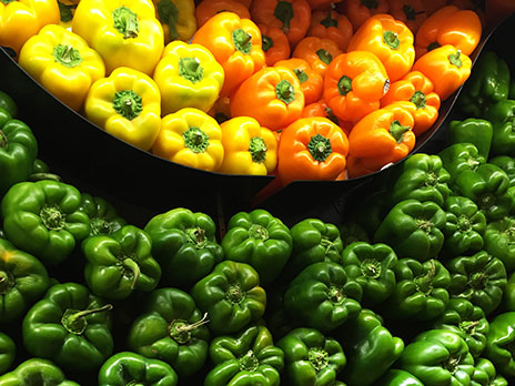 fresh green beans and bell peppers